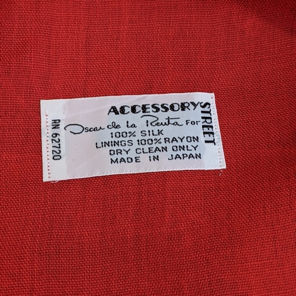 Oscar de la Renta paisley oblong silk scarf - Picture 4 of 5